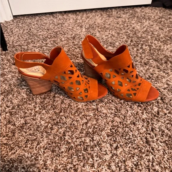 Vince Camuto wedge heels! - Picture 4 of 6